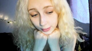 shelly333 - Adorable young blondie's cam video