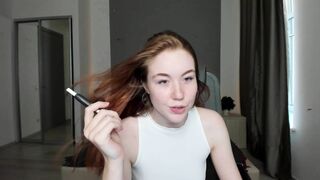 Screenshot from riddle_lisa's live webcam sex show video