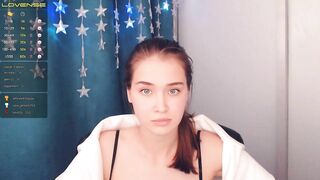 unreallana - Stunning blue eyed beauty's cam video