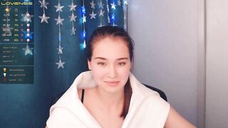 unreallana - Stunning blue eyed beauty's cam video