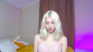 little__kittyy_ - Busty young blonde's cam video