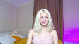 little__kittyy_ - Busty young blonde's cam video