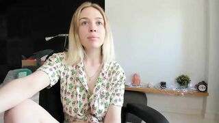 sweetcobra - Lovely blue eyed blonde's webcam video