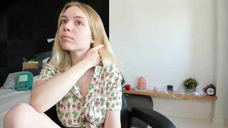 sweetcobra - Lovely blue eyed blonde's webcam video