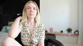 sweetcobra - Lovely blue eyed blonde's webcam video