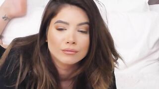 RyvaMaybel - This hottie is such a turn on!