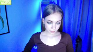 bratz_cloy - Imagine her incredibly big beautiful eyes looking up when sucking your dick!
