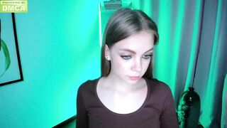 bratz_cloy - Imagine her incredibly big beautiful eyes looking up when sucking your dick!