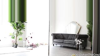 LaraLoxley-20793159-2021-05-01--18-42-47