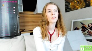 Screenshot from zarafeltham's live webcam sex show video