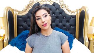 CourtneyLou - Hot busty Latina live on webcam