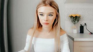 vallovecb - Heavenly pretty angel live on webcam