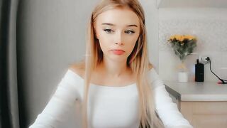 vallovecb - Heavenly pretty angel live on webcam