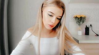 vallovecb - Heavenly pretty angel live on webcam