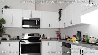 LaraLoxley-20793159-2021-06-06--20-49-40