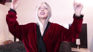 nina_mon - Beautiful blondie flashing nice boobs