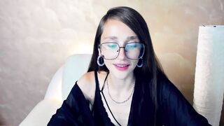 rinahazell - Cute skinny brunette's webcam video