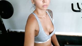 Realhousewifexxx sporty camgirl