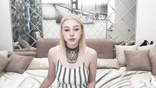 CarrieMora - Blonde sweetie live on webcam