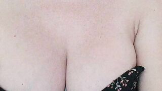 Kitty-pussy - Busty chick live on webcam