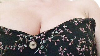 Kitty-pussy - Busty chick live on webcam