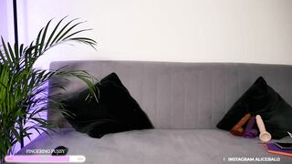 alicebalij - Booty sexy babe with toy in pussy doggy