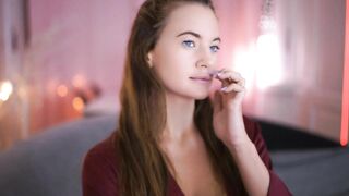 PlsDontellMom - Charming busty beauty's webcam video