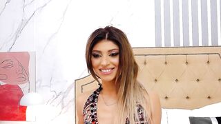 ZendayaHill - This hot pussy cat is so damn seductive!