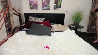 bella_hub - Blonde masturbating on webcam