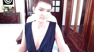 Ariana_Sage  - Lovely short haired MILF's cam video