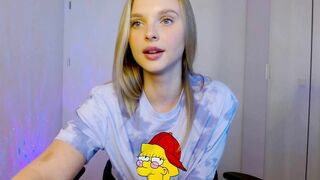 sweetiekittyy - Sweet blonde teen's cam video