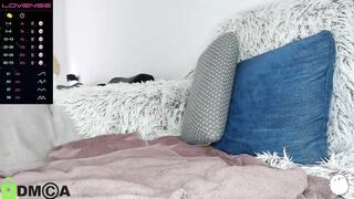 Screenshot from smallcherries's live webcam sex show video