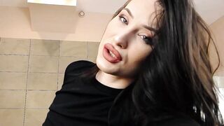 OliviaJanson - This booty babe is so damn hot!