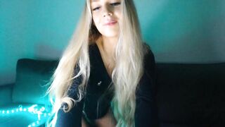 pervyblonde - Blonde fucking her anus with toy