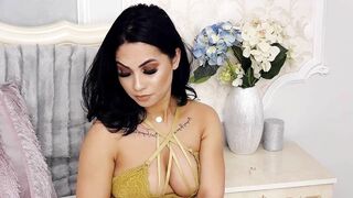 HeidiTaylor - Sexy busty brunette's cam video
