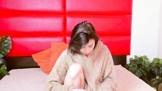AmieDavis - Sweet young beauty's cam video