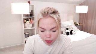 DanielaScott - Blonde's XXX webcam chat