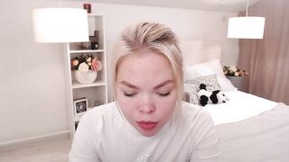 DanielaScott - Blonde's XXX webcam chat