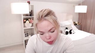 DanielaScott - Blonde's XXX webcam chat
