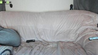 momsroom - Perverted chicks having kinky webcam chat