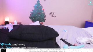 runesy - Horny chick teasing pussy with vibra toy