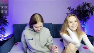 Screenshot from nanami_v02's live webcam sex show video