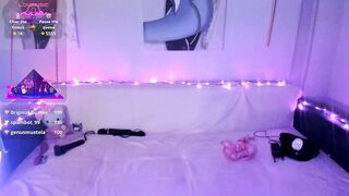Screenshot from emili_blanc's live webcam sex show video
