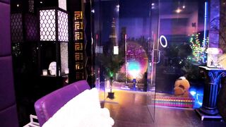 Screenshot from alma_pearl's live webcam sex show video