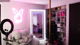 Screenshot from ccinnamon's live webcam sex show video