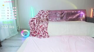 Screenshot from amazongirls's live webcam sex show video