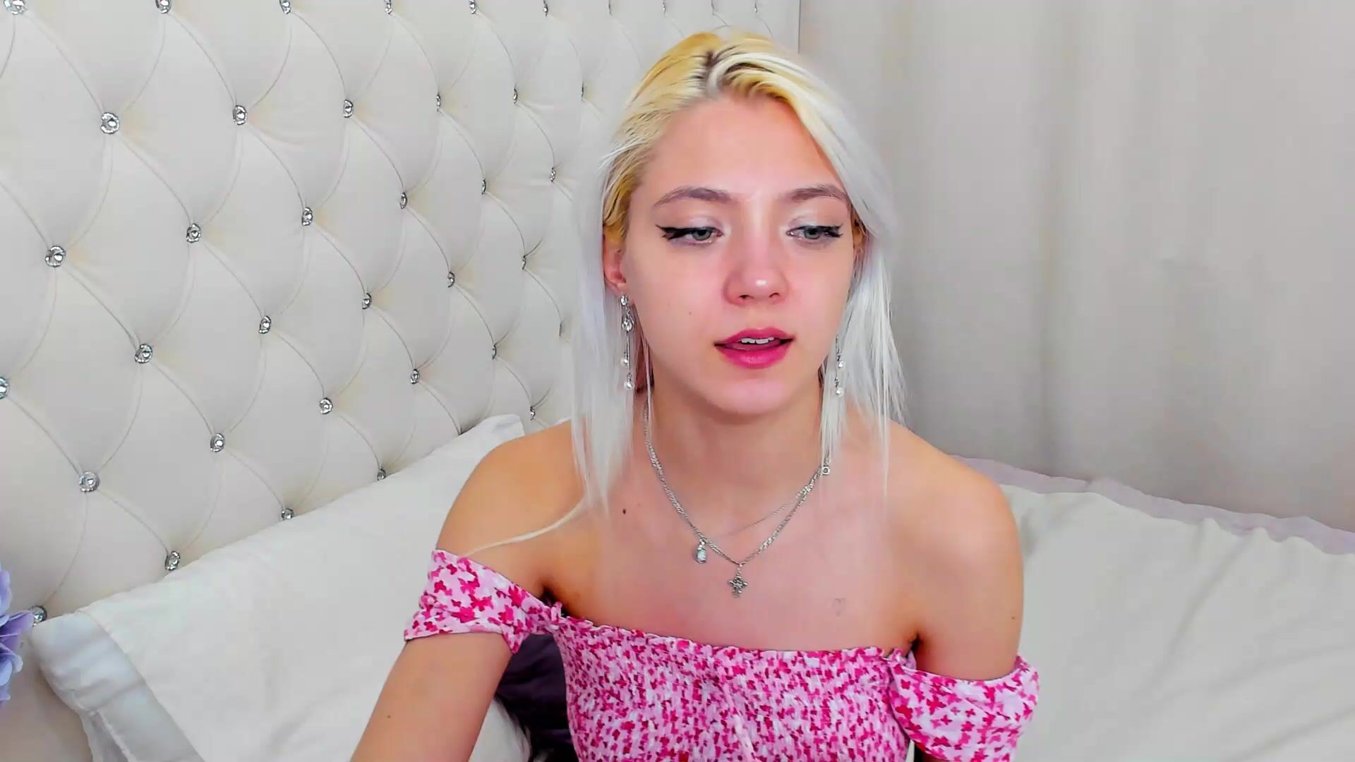 EvaCharley - Sex chat with shy young blondie