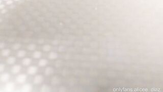 Screenshot from alicee_diaz's live webcam sex show video