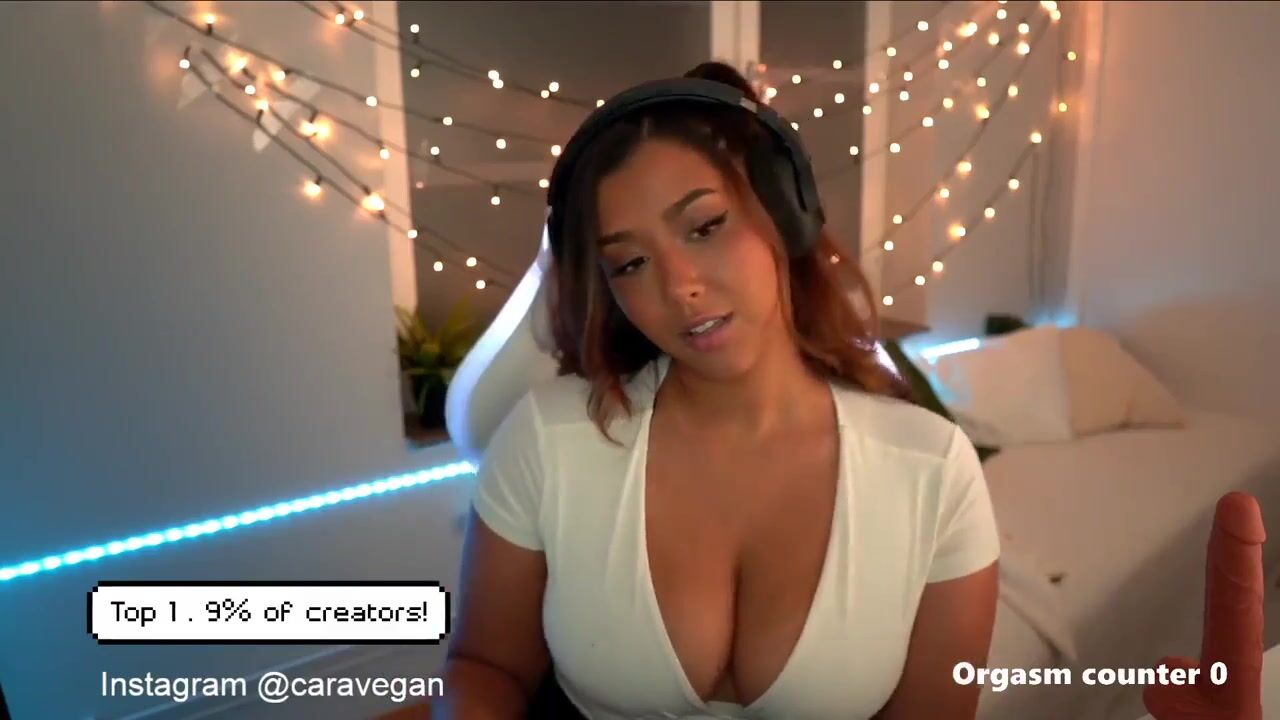 Sex chat with busty  Swedish  girl on cam