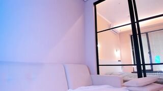 Screenshot from lunaonekiss's live webcam sex show video